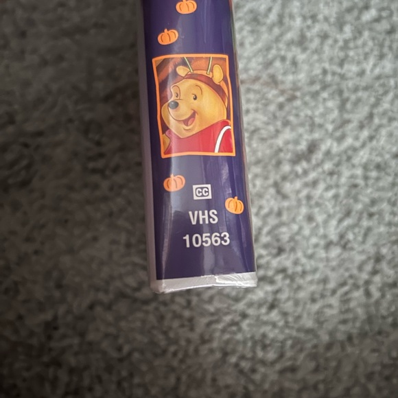 Winnie the pooh boo to you too vhs - Picture 2 of 2